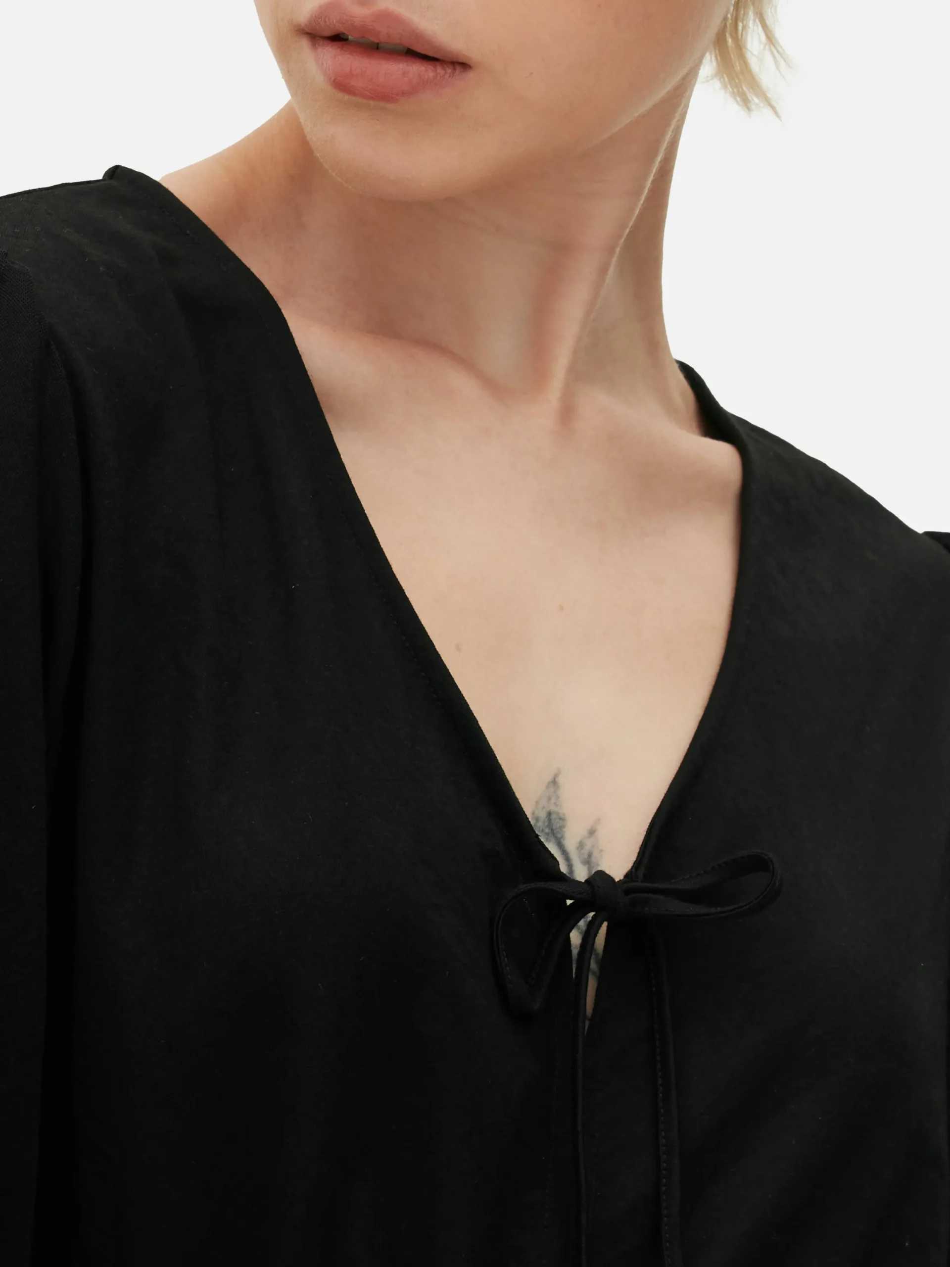 Mujer Primark Vestidos|Vestido Corto Con Vuelo, Cuello De Pico Y Lazada